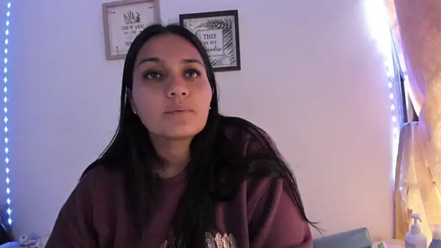 selena jhonson online show from October 2025 02:07:02 PM