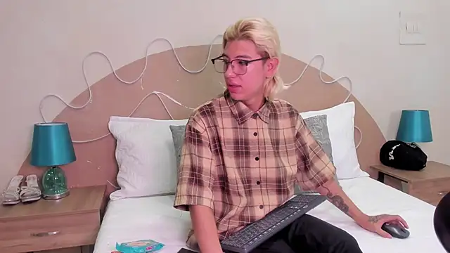 Enrrixxx  online show from November 2025 08:23:02 PM