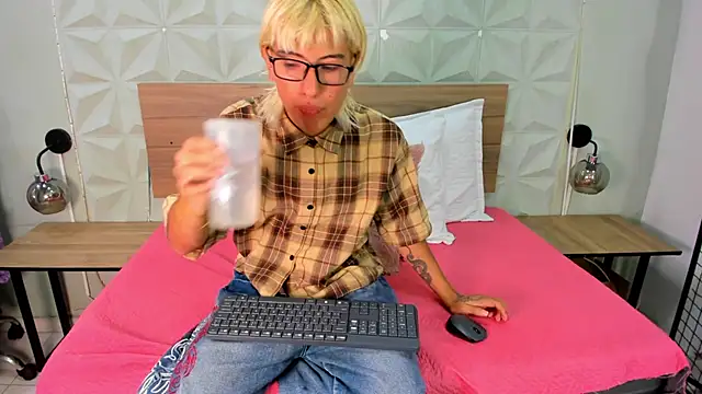 Enrrixxx  online show from January 2026 12:36:02 AM