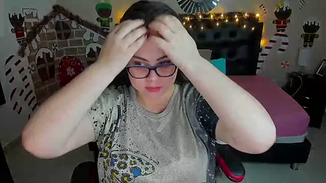 LolaVillalobos online show from December 2025 12:15:01 PM