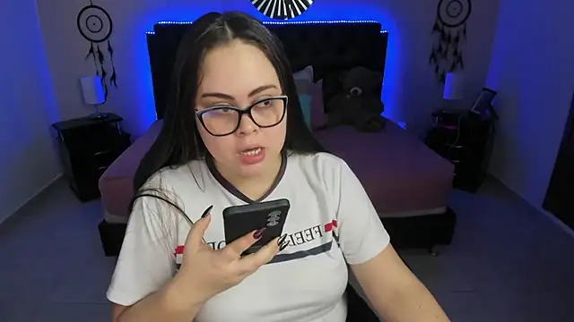 LolaVillalobos online show from November 2025 12:27:01 PM