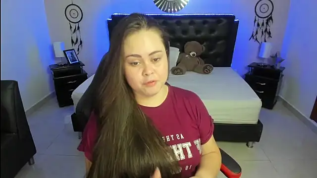 LolaVillalobos online show from September 2025 02:24:02 PM