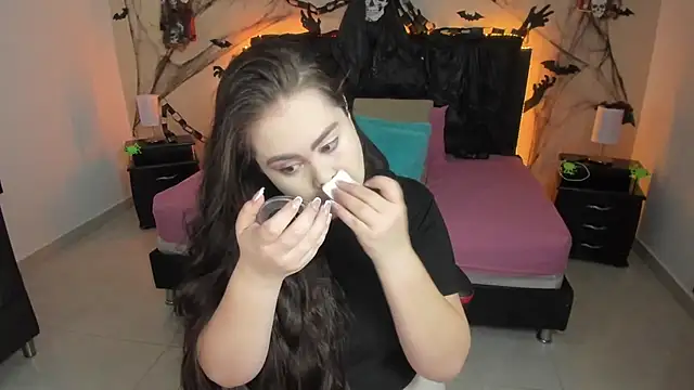 LolaVillalobos online show from October 2025 12:02:02 PM