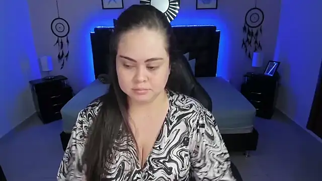 LolaVillalobos online show from November 2025 12:31:02 PM