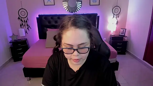 LolaVillalobos online show from February 2026 02:06:02 PM