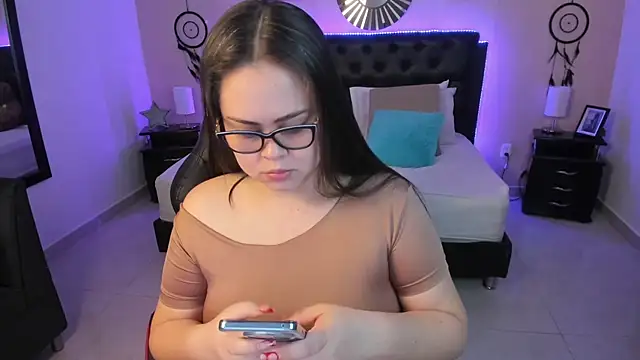 LolaVillalobos online show from February 2026 11:54:02 AM