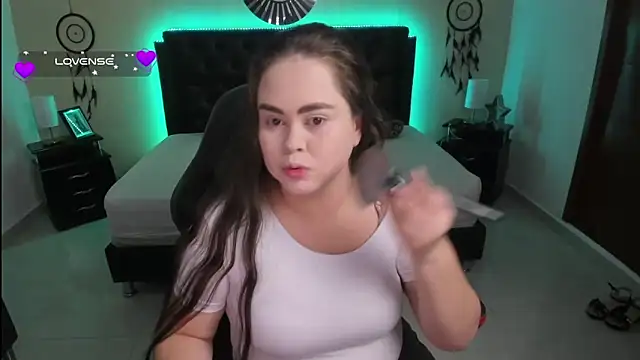 LolaVillalobos online show from October 2025 01:02:01 PM