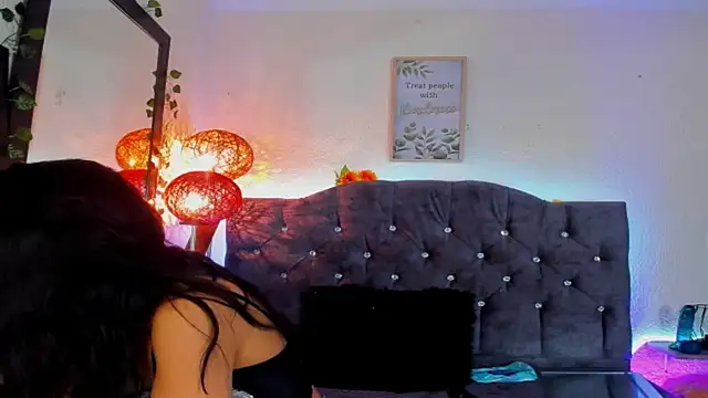 karol rose online show from December 2025 03:55:01 PM