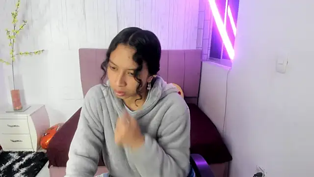 Snapshot of anna_moon11 chatting on November 2025 04:50:02 AM anna moon11 online show from November 2025 04:50:02 AM