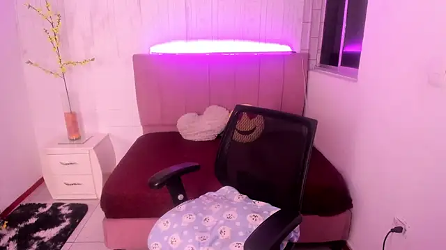 Snapshot of anna_moon11 chatting on November 2025 03:50:01 AM anna moon11 online show from November 2025 03:50:01 AM