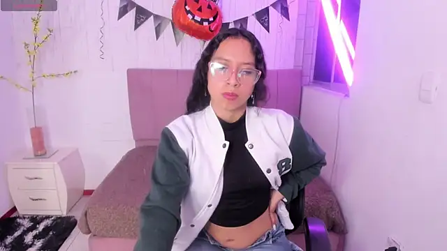 Snapshot of anna_moon11 chatting on October 2025 04:55:02 AM anna moon11 online show from October 2025 04:55:02 AM