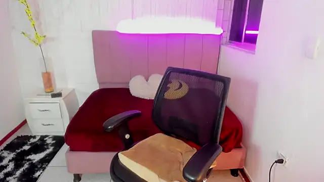 anna moon11 online show from December 2025 05:07:01 AM