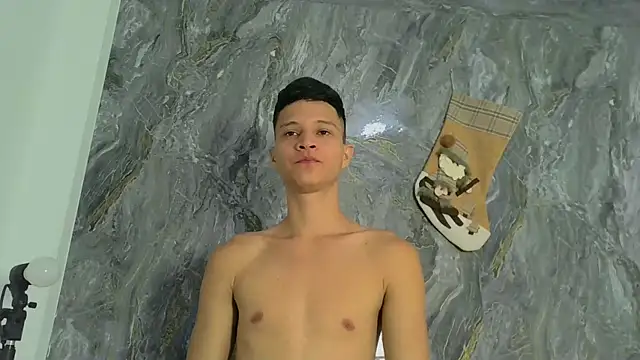 Twinkcock22 online show from December 2025 04:45:02 PM