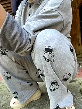 Snapshot of PhuongNhi21 chatting on November 2025 02:10:01 AM PhuongNhi21 online show from November 2025 02:10:01 AM