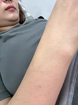 Snapshot of PhuongNhi21 chatting on October 2025 03:31:02 PM PhuongNhi21 online show from October 2025 03:31:02 PM