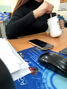 Snapshot of PhuongNhi21 chatting on December 2025 12:44:01 AM PhuongNhi21 online show from December 2025 12:44:01 AM