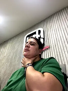 Snapshot of megvibes chatting on October 2025 10:28:02 PM megvibes online show from October 2025 10:28:02 PM