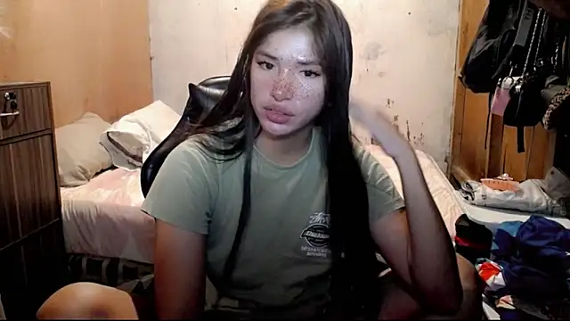 Cutierhyxx online show from May 2026 02:20:02 PM
