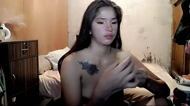 Cutierhyxx online show from May 2026 01:47:02 PM