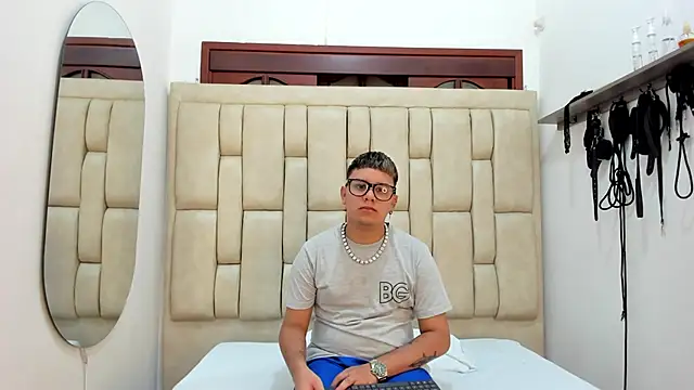 DavilANDkevin2 online show from October 2025 12:56:02 AM