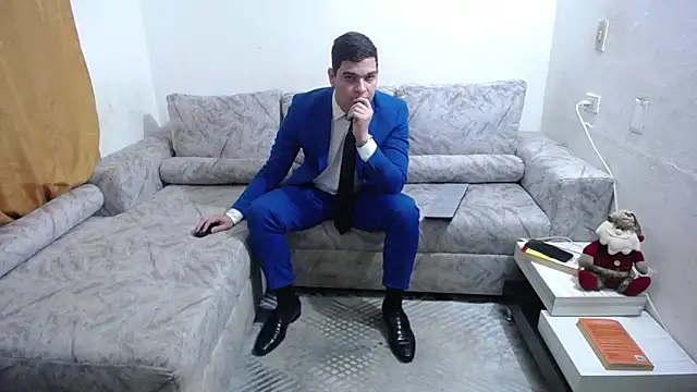 Victor Maitland online show from December 2025 03:44:02 AM