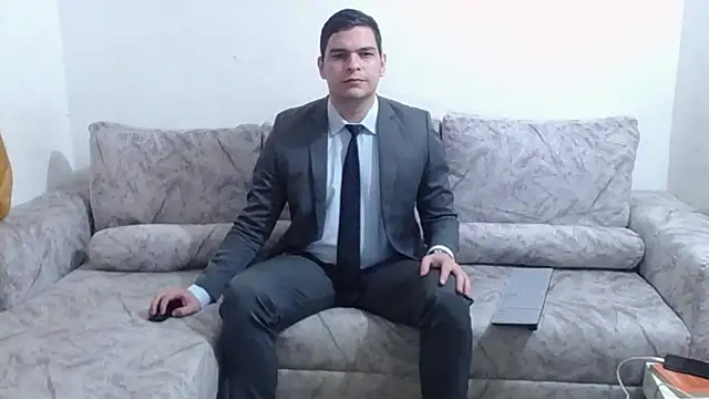 Victor Maitland online show from November 2025 03:44:01 AM