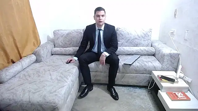 Victor Maitland online show from November 2025 07:58:02 PM