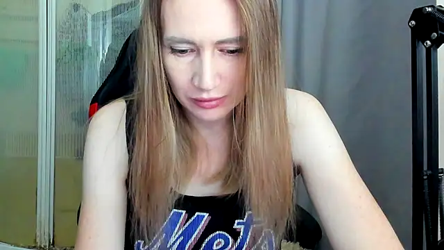 JessFoxxx online show from June 2026 02:22:01 AM