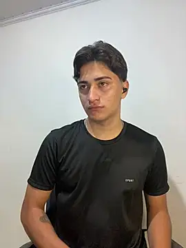 Tavinho067 online show from May 2026 06:46:02 PM