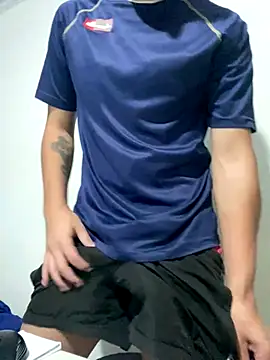 Tavinho067 online show from December 2025 11:32:02 PM