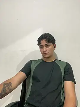 Tavinho067 online show from July 2026 11:07:02 PM