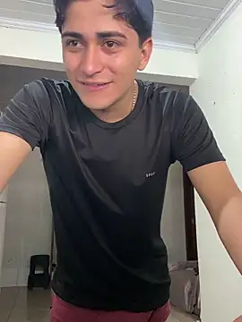 Tavinho067 online show from May 2026 06:05:02 PM