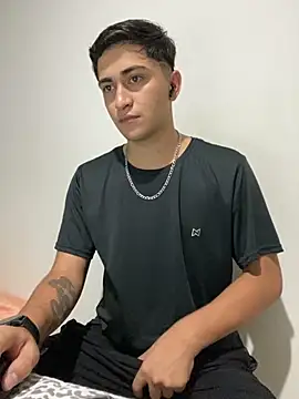 Tavinho067 online show from November 2025 02:37:01 AM