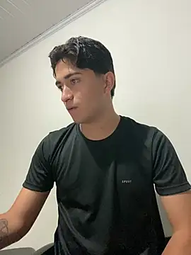 Tavinho067 online show from May 2026 07:28:02 PM