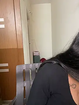 its ur flora online show from April 2026 08:00:01 PM