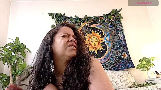 Snapshot of Amanda_sweet chatting on May 2026 01:14:02 PM Amanda sweet online show from May 2026 01:14:02 PM