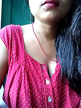 Snapshot of Desi_couple305 chatting on September 2025 01:34:02 AM Desi couple305 online show from September 2025 01:34:02 AM
