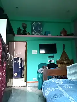 Snapshot of Desi_couple305 chatting on September 2025 01:17:01 AM Desi couple305 online show from September 2025 01:17:01 AM