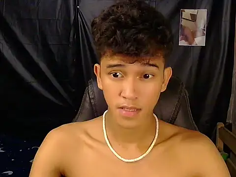 kenbigcockxx online show from February 2026 01:12:01 PM