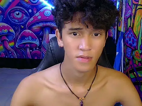 Snapshot of kenbigcockxx chatting on June 2026 03:47:01 AM kenbigcockxx online show from June 2026 03:47:01 AM