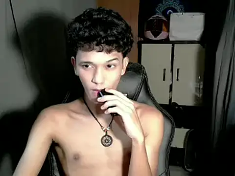 kenbigcockxx online show from November 2025 06:29:02 PM