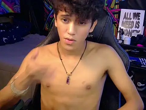 Snapshot of kenbigcockxx chatting on June 2026 03:37:02 AM kenbigcockxx online show from June 2026 03:37:02 AM
