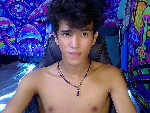 Snapshot of kenbigcockxx chatting on June 2026 06:13:01 AM kenbigcockxx online show from June 2026 06:13:01 AM