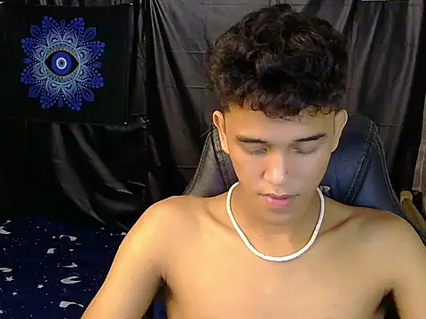 kenbigcockxx online show from February 2026 12:04:01 PM