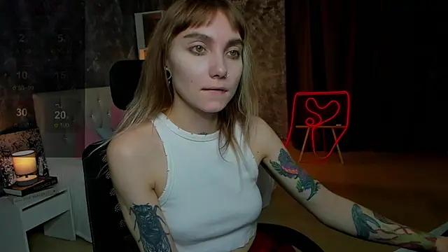 Snapshot of tattoo_art_baby chatting on October 2025 02:02:02 AM tattoo art baby online show from October 2025 02:02:02 AM