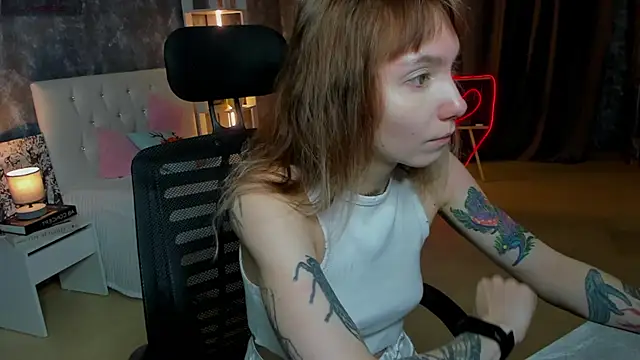 Snapshot of tattoo_art_baby chatting on October 2025 01:20:01 AM tattoo art baby online show from October 2025 01:20:01 AM