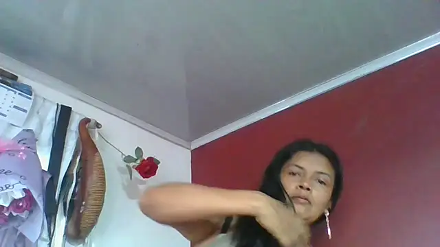 Snapshot of DianaOchoa_ chatting on May 2026 12:06:01 PM DianaOchoa online show from May 2026 12:06:01 PM