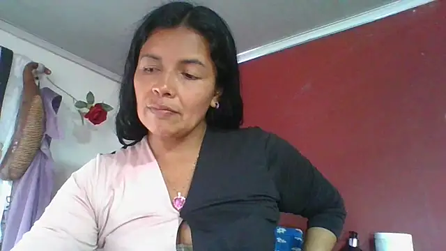 Snapshot of DianaOchoa_ chatting on April 2026 08:40:02 PM DianaOchoa online show from April 2026 08:40:02 PM