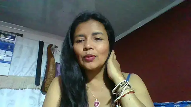Snapshot of DianaOchoa_ chatting on April 2026 03:19:02 AM DianaOchoa online show from April 2026 03:19:02 AM