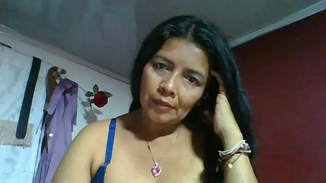 Snapshot of DianaOchoa_ chatting on April 2026 03:37:02 AM DianaOchoa online show from April 2026 03:37:02 AM
